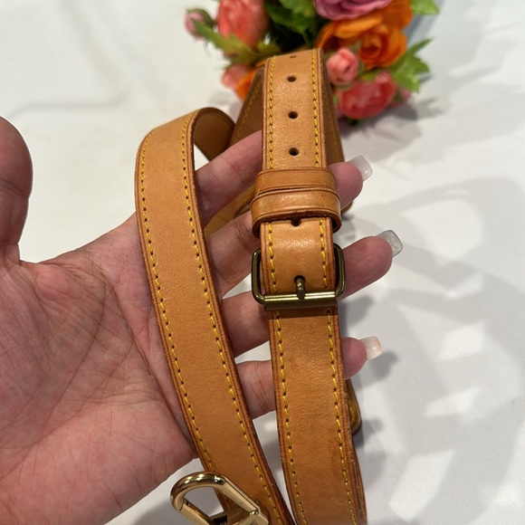 Authentic Louis Vuitton Keepal Bandolier strap with shoulder pad - Picture 3 of 9